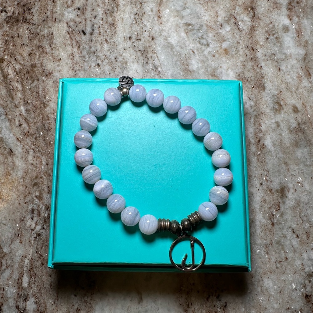 Elegant hook Bracelet